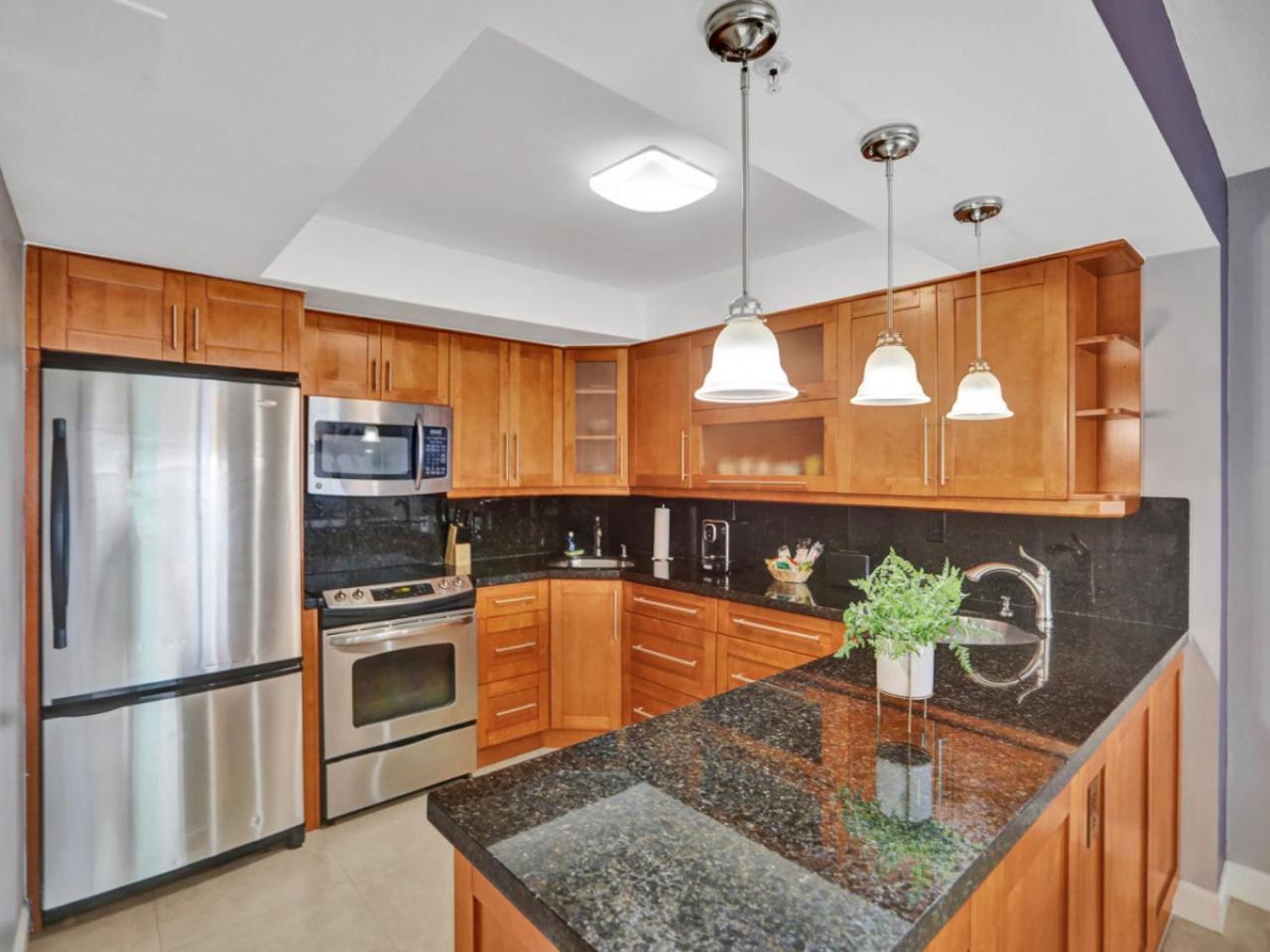 2 Bedroom With Amenities, Pool And Gym 618