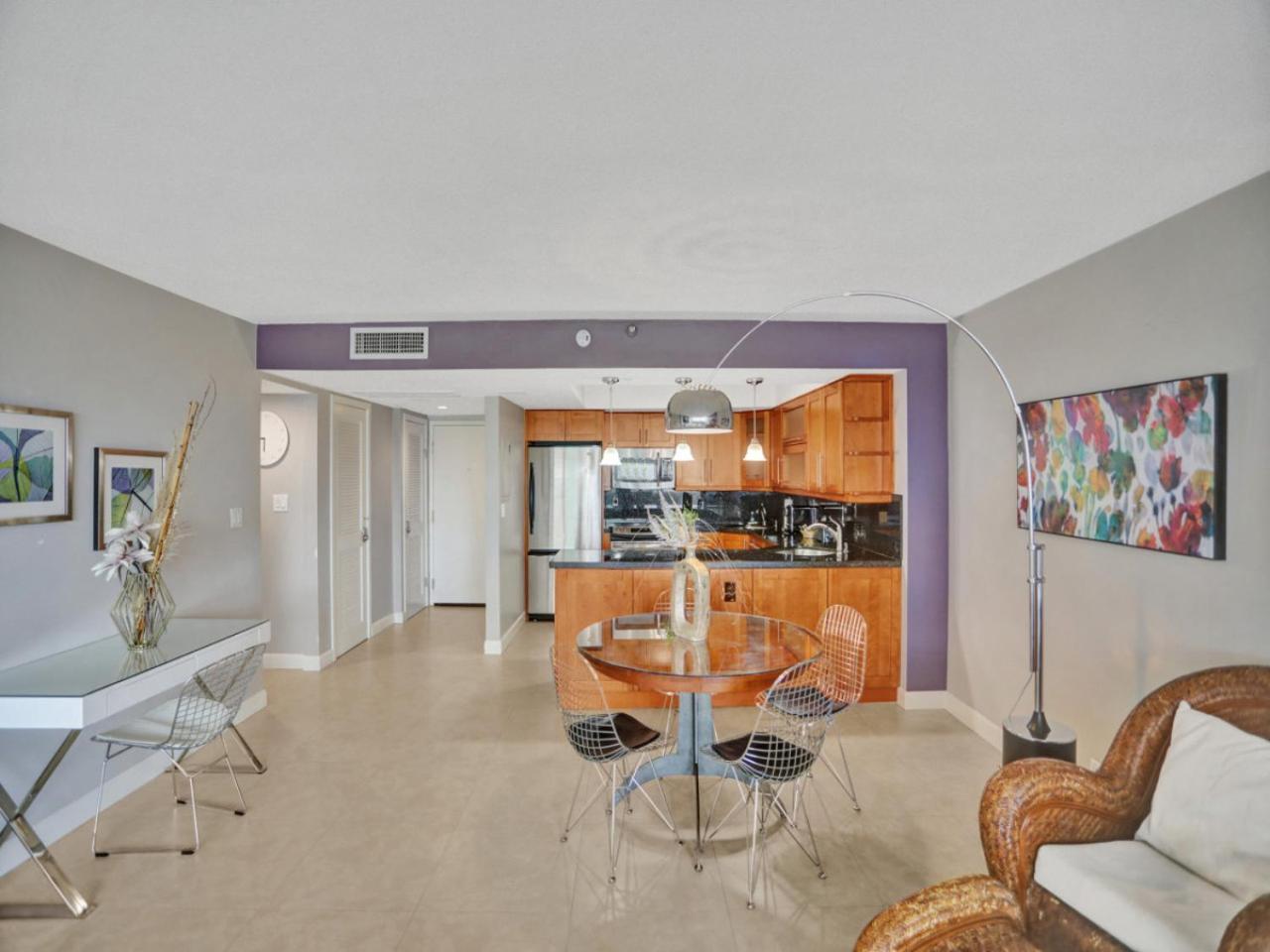 2 Bedroom With Amenities, Pool And Gym 618 *