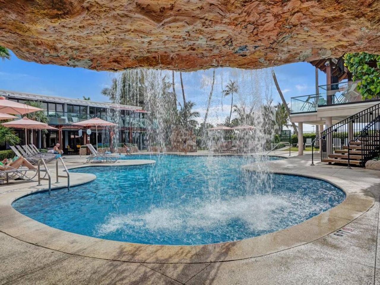 2 Bedroom With Amenities, Pool And Gym 618